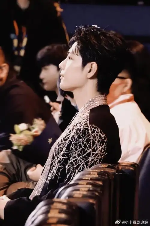 肖战粉也是吃上百家饭了##好多站姐发了肖战##愚人节站姐团建