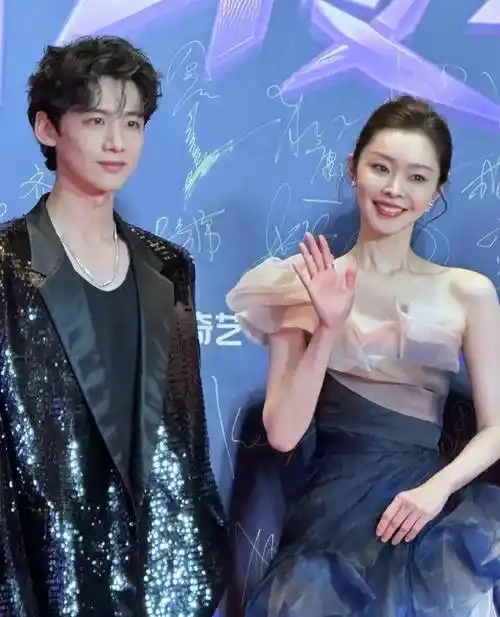 25娱乐瓜:王一博任嘉伦张颂文刘诗诗金晨宋轶许凯景甜王鹤棣_造型