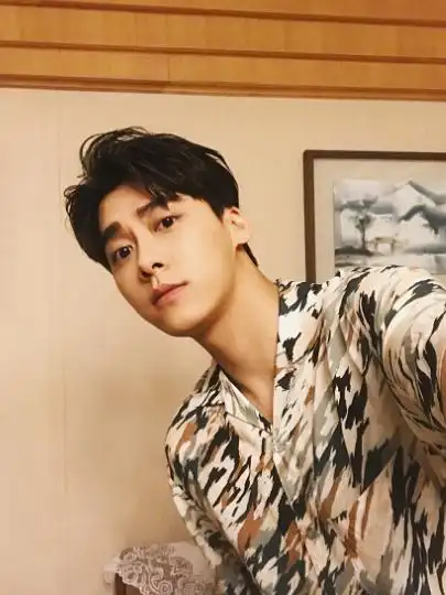 李易峰让人心动的几张照片,看到图5果断收藏了!