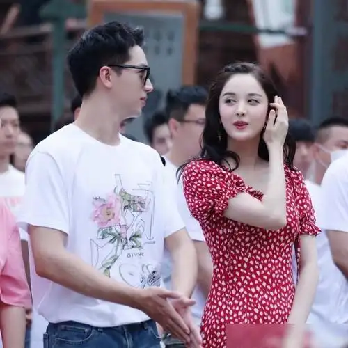 大唐明月开机现场古力娜扎许魏洲眉来眼去甜蜜合影