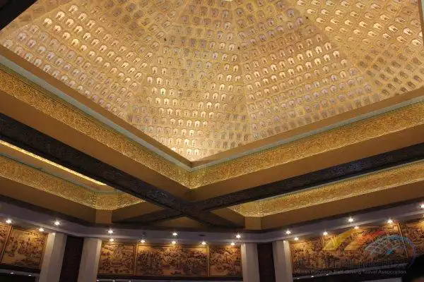 雷峰塔内部=土豪?