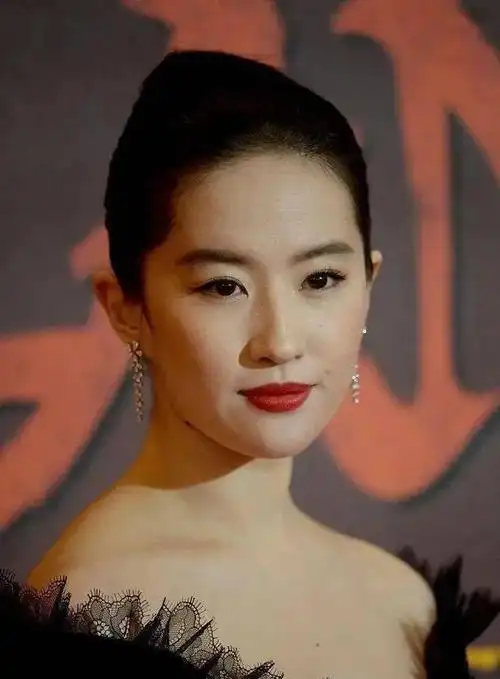 初见惊艳,如今变"大饼脸"的18位明星,古天乐刘亦菲都逃不过