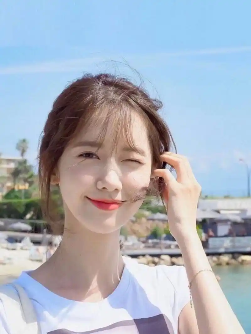 「94投稿林允儿」 林允儿(yoona),1990年5月30日出生于韩国首尔永登