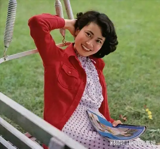 燕子姐姐陈燕华32岁嫁大学教授放弃事业和丈夫去国外