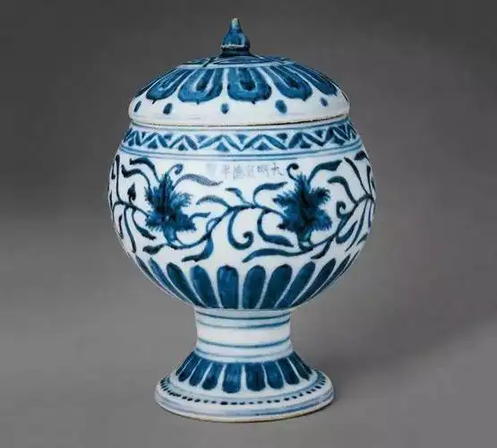 深入鉴别:明代御窑瓷器与景德镇考古发掘品