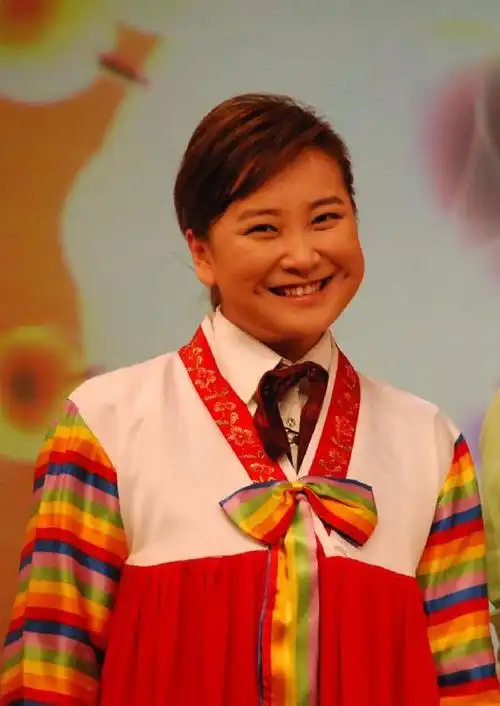 贾玲可爱酒窝美图