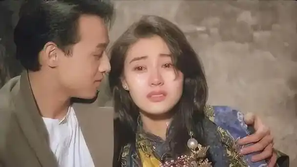 想必很多人的脑海中都会浮现出李嘉欣的名字,尤其是李嘉欣在季天笙怀