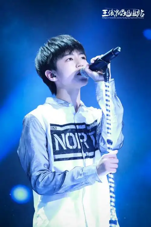 王俊凯超话纪念下十五岁那年今日小俊的第一个舞台个人solo.