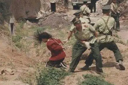 珍贵老照片: 枪决前一脸猖獗的死刑犯! 最后一张现已废除