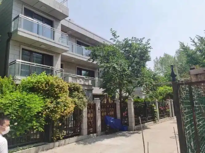 别墅 #北京二手房  东城区二环内,龙潭湖畔,独家豪宅:怡龙别墅,稀缺