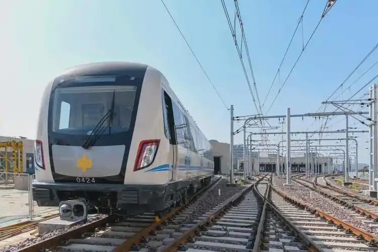 郑州轨道交通 4 号线土建 03 标电力架设