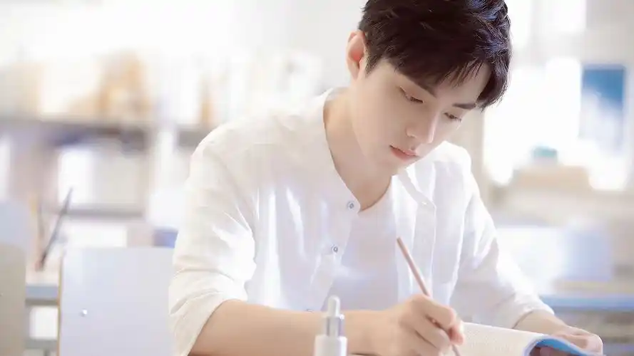 肖战有哪些好看的高清无水印图片(可以当壁纸的那种)? - 知乎