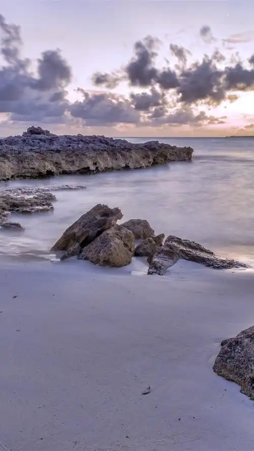 壁纸 海岸,海洋,岩石,海滩,云彩,黄昏 3840x2160 uhd 4k 高清壁纸