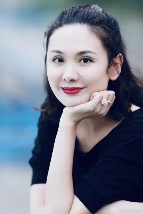 郭晓东深夜晒老婆照片看到第一张图后程莉莎的反应让网友怒赞