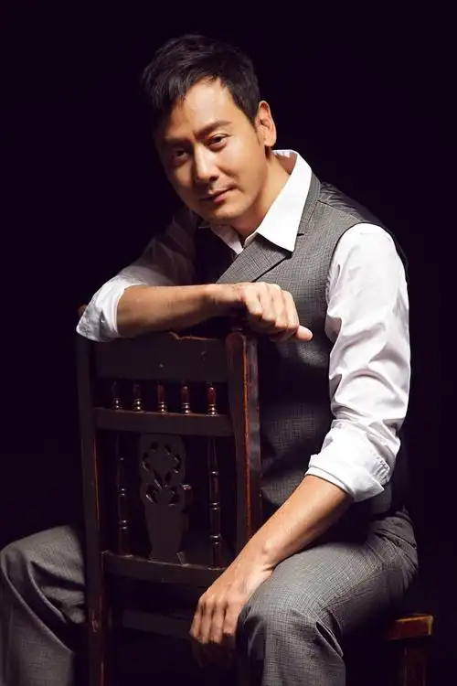 邱心志最新写真曝光 回归儒雅再现文艺范儿(1/5)