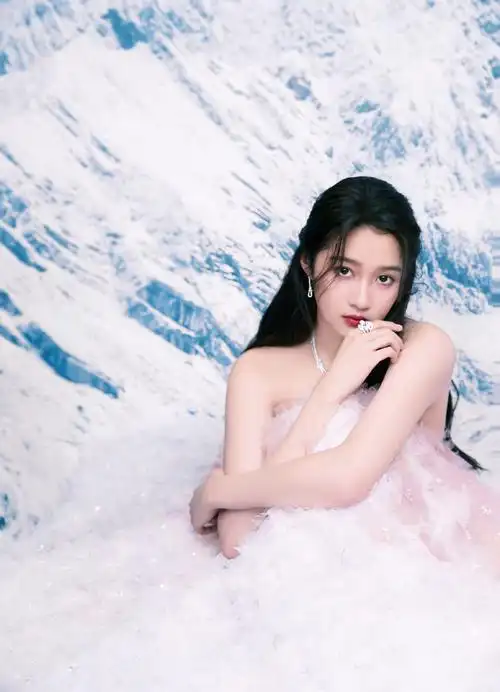 关晓彤:清纯唯美,楚楚动人