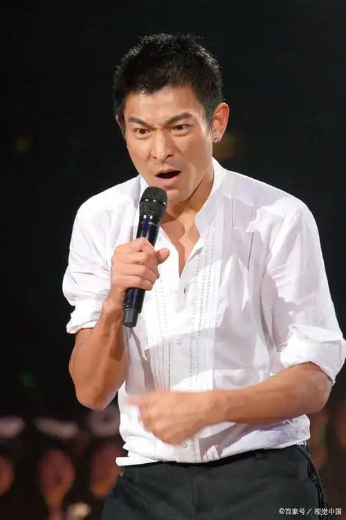 时隔13年刘德华将再次举办个人巡回演唱会