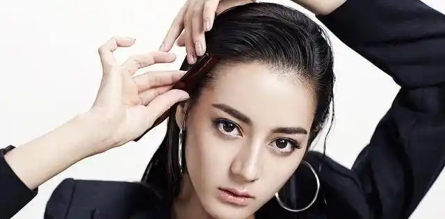 男相脸的迪丽热巴才叫美!_男性_线条_女性