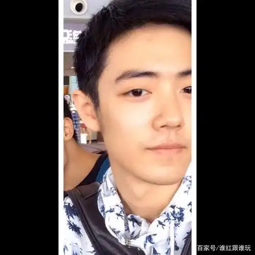 男生最帅是青春期肖战高中自拍颜值超高被赞校草级别