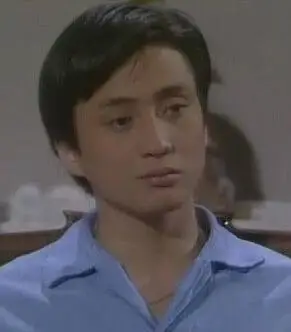 而且汤镇业塑造的经典人物除了的霍都外,还有82版《天龙八部》中聪明