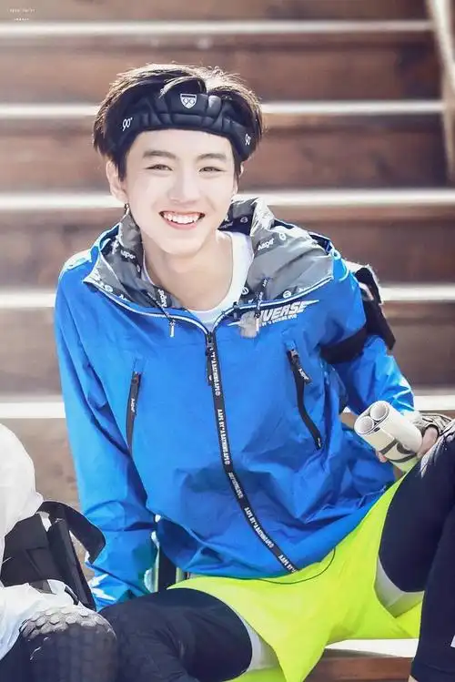 虎牙少年王俊凯