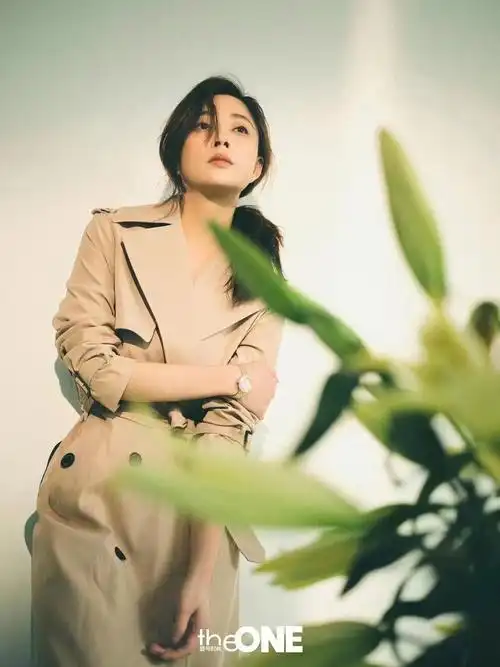 允硕秋装演员殷桃78