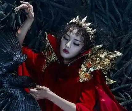 半妖倾城人物简笔画