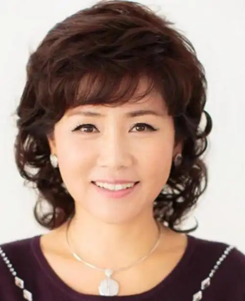 女人上了年纪这4种阿姨发型尽量别留了显老不说还没气质