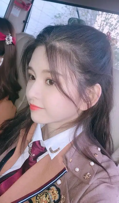 林思意,在舞台上光芒四射的女明星