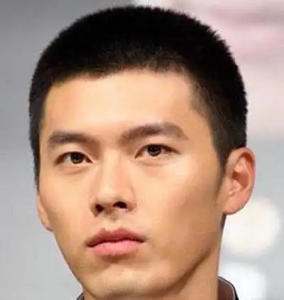 > 美容护肤 >  时尚发型  玄彬硬朗帅气的板寸头,爷们气息十足,不过