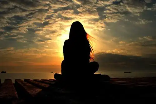 孤独的文案表达自己孤独的文案悲伤孤独的心情句子