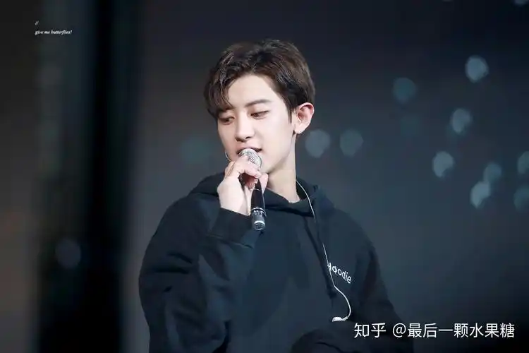 请问有这个时期朴灿烈的壁纸吗