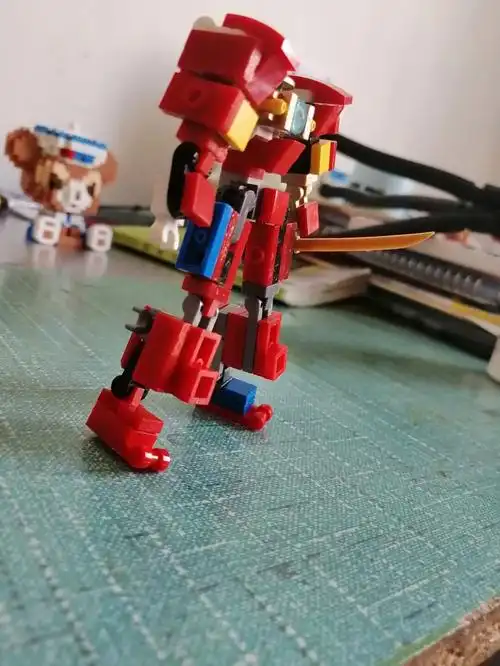 乐高合体机器人