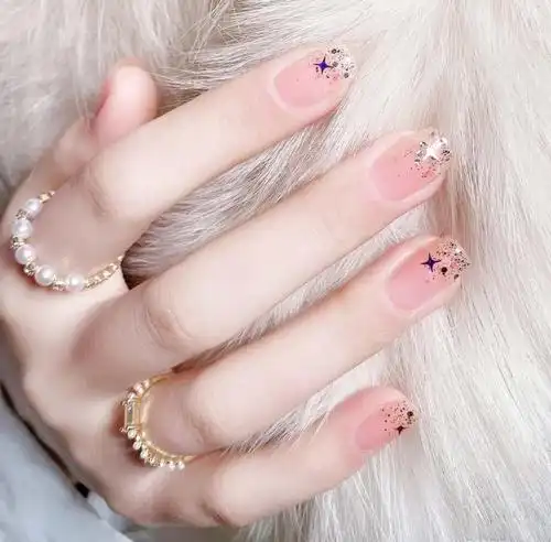 2021最流行裸粉色亮片美甲,亮片美甲,亮片款式,亮片美甲-lomo美甲