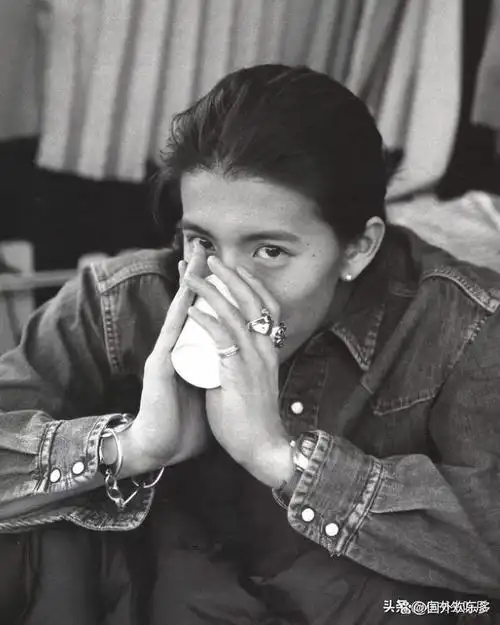 51岁木村拓哉沉稳帅气,和工藤静香甜蜜相守23年,女儿长得很像他