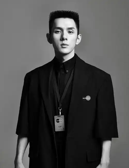 李佳琦 黑白画册写真_高清图集_新浪网