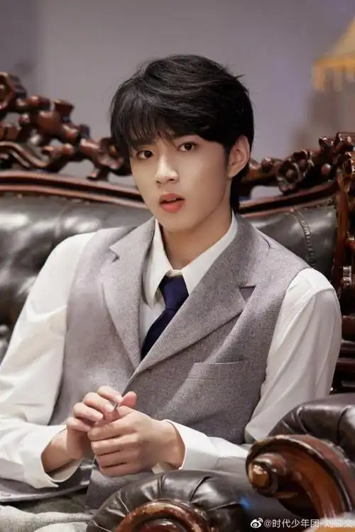 中国养成系偶像男团"时代少年团"成员刘耀文原本是《萌探探探案》第二