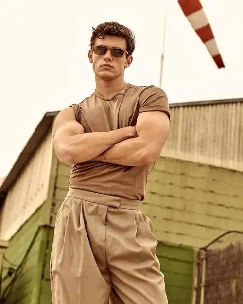 西班牙男模入选全球性感榜单公狗腰小狼狗这身材也太撩了