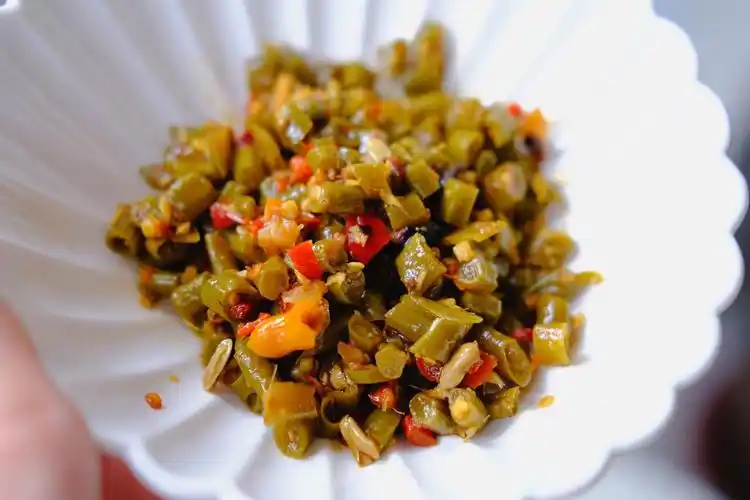 下饭菜老坛酸豆角传统腌制无添加