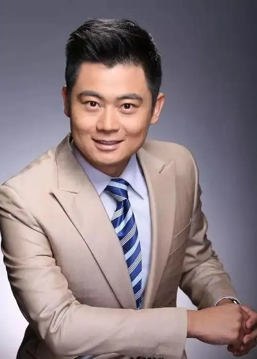 主持人:刘超,中国气象局气象影视中心,cctv1&13《朝闻天下-天气预报》