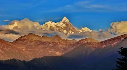 南迦巴瓦--中国最美山峰