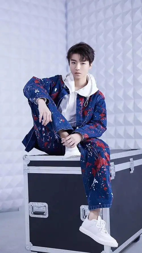 在你看不见的地方拥抱21岁的王俊凯