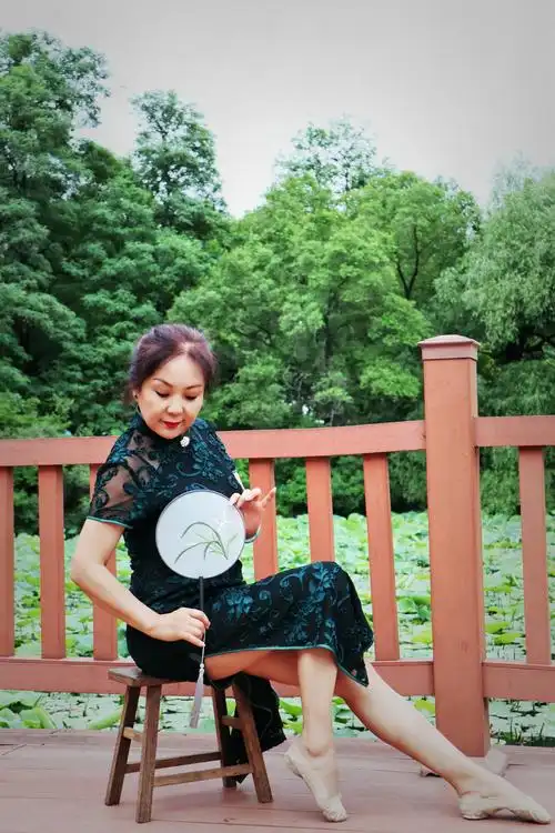 当遇见旗袍时 - 美篇