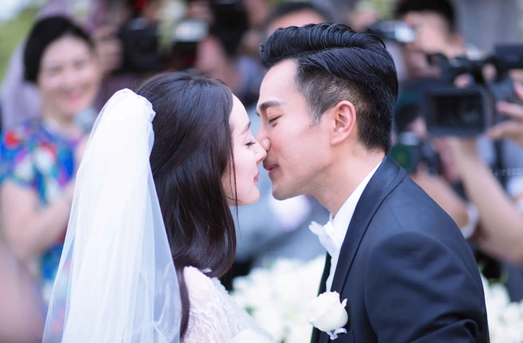 而且质量也非常一般,比起前妻事业一路高歌,刘恺威的事业确实有点让人