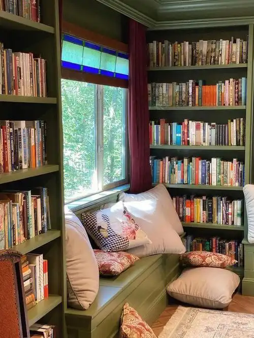 家里能有个属于自己的书房一定是很多女孩子的梦想吧!