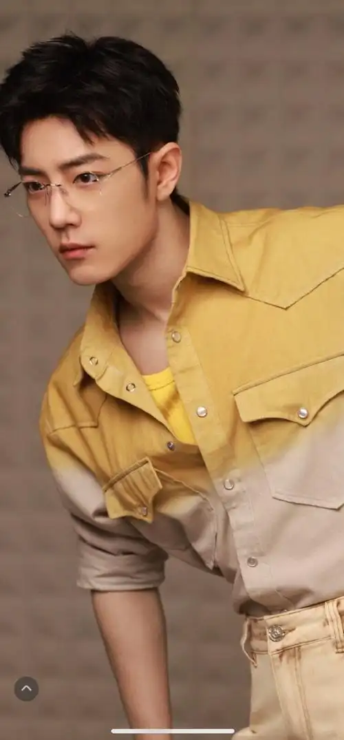 肖战好适合戴眼镜##肖战工作室发了15宫格##肖战