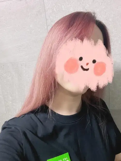 一个月粉色头发褪色过程