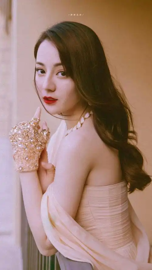 盘点一些迪丽热巴漂亮的写真图