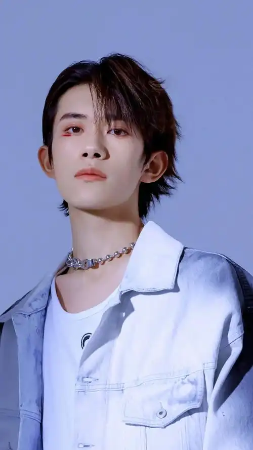 易烊千玺壁纸第37期那片绚烂的色彩是我们之间的约定