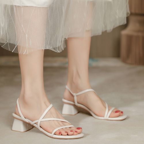 方头粗跟凉鞋女2021夏新款温柔法式仙女简约交叉细带中跟罗马凉鞋